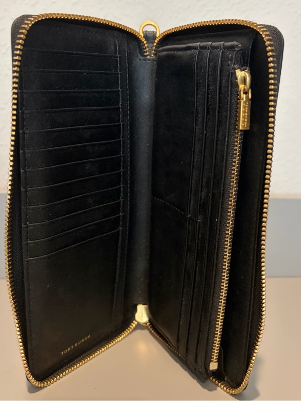 Tory Burch Zip Around Wallet Black Pebbled Leather w/ Gold Zipper & Accents EUC - Picture 7 of 16
